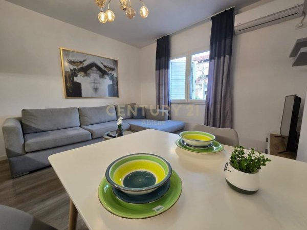 Tirane, jepet me qera apartament 1+1 Kati 2, 44 m² 650 € (SHESHI WILLSON)