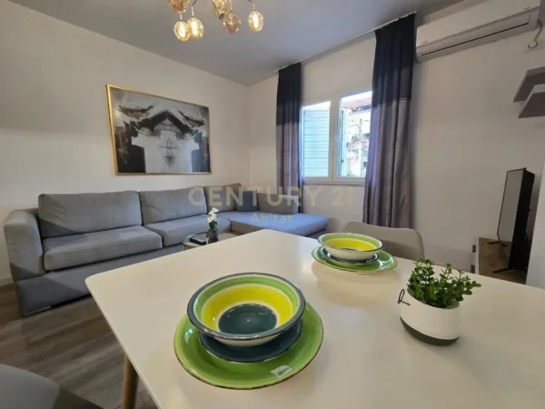 Tirane, jepet me qera apartament 1+1 Kati 2, 44 m² 650 € (SHESHI WILLSON)