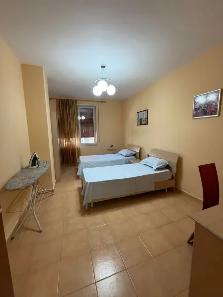 Tirane, jepet me qera apartament 2+1 Kati 3, 110 m² 850 € (Rruga Mustafa Matohiti/Rruga e Sales)