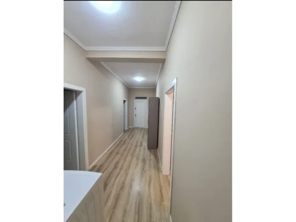Tirane, shitet Vile 2 Katshe Kati 0, 143 m² 270.000 € (Rrugen Jorgjia Truja ,Qyteti Studenti, Tiranë)