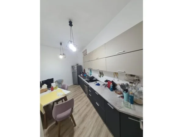 Tirane, shitet Vile 2 Katshe Kati 0, 143 m² 270.000 € (Rrugen Jorgjia Truja ,Qyteti Studenti, Tiranë)