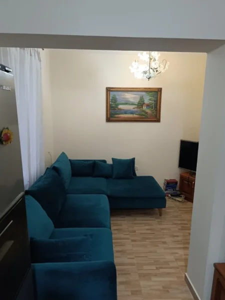 Tirane, jepet me qera shtepi 2+1 Kati 1, 90 m² 500 € (Zoja e Keshillit te Mire)