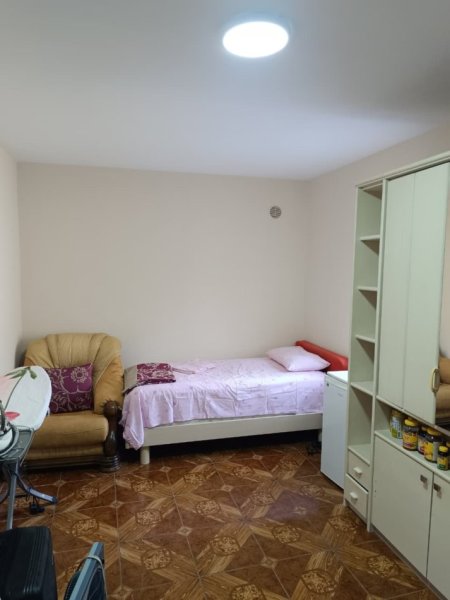Tirane, jepet me qera shtepi 2+1 Kati 1, 90 m² 500 € (Zoja e Keshillit te Mire)