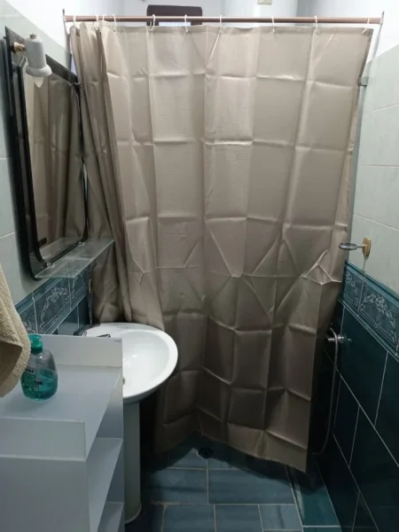 Tirane, jepet me qera shtepi 2+1 Kati 1, 90 m² 500 € (Zoja e Keshillit te Mire)