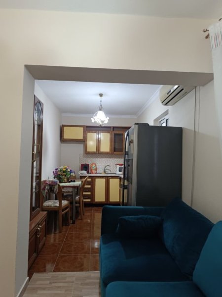 Tirane, jepet me qera shtepi 2+1 Kati 1, 90 m² 500 € (Zoja e Keshillit te Mire)