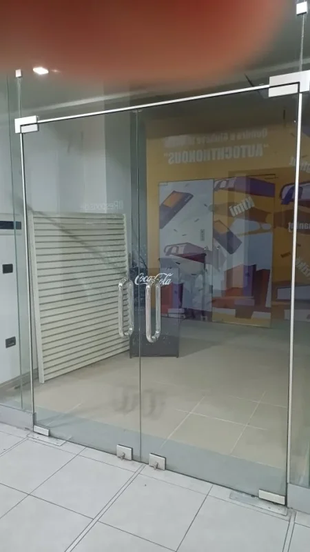 Tirane, shitet ambjent biznesi Kati 2, 