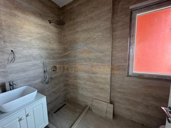 Tirane, shitet 2+1 , 106 m² 