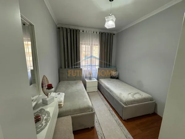 Tirane, shitet apartament 2+1+Ballkon Kati 6, 100 m² 150.000 € 