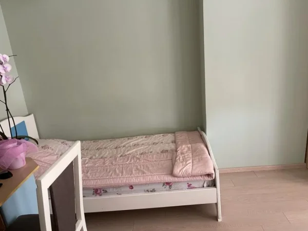 Tirane, jepet me qera apartament 2+1 Kati 2, 140 m² 600 € (Bar Flavio Yzberisht)