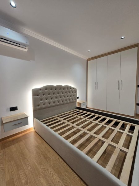 Tirane, jepet me qera apartament 1+1 Kati 1, 58 m² 450 € (Profarma)