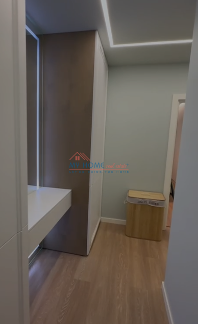 Tirane, jepet me qera apartament 1+1+Ballkon Kati 6, 57 m² 550 € (5 Maji)