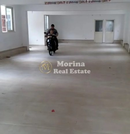 Tirane, jepet me qera ambjent biznesi Kati 1, 135 m² 1.500 € (Rruga e Kavajes)