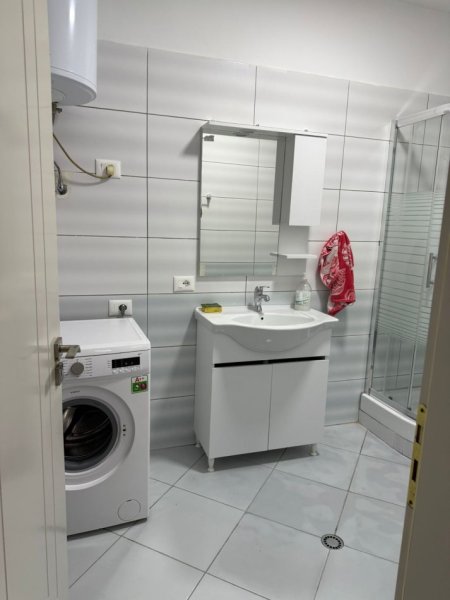 Tirane, jepet me qera apartament 2+1+Ballkon Kati 5, 120 m² 500 € (Astir)