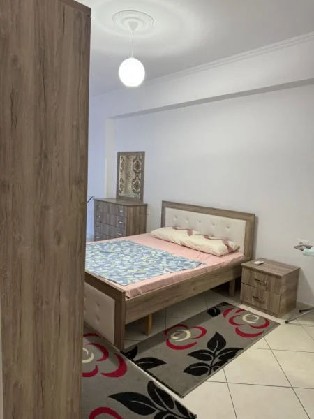 Tirane, jepet me qera apartament 2+1+Ballkon Kati 5, 120 m² 500 € (Astir)