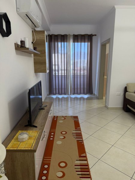 Tirane, jepet me qera apartament 2+1+Ballkon Kati 5, 120 m² 500 € (Astir)