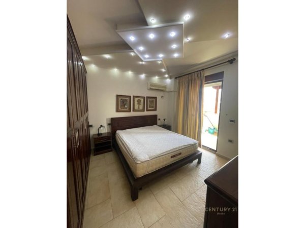 Tirane, jepet me qera apartament 3+1 Kati 9, 110 m² 900 € (Liqeni Artificial (Juridiku)