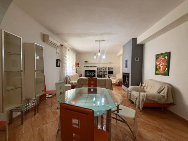 Tirane, jepet me qera apartament 3+1 Kati 2, 300 m² 800 € (Ne zonen e Brrylit)