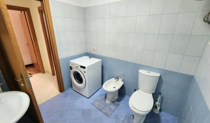 Tirane, jepet me qera apartament 2+1+Ballkon Kati 4, 110 m² 500 € (Tek Ozone, Rruga Teodor Keko)