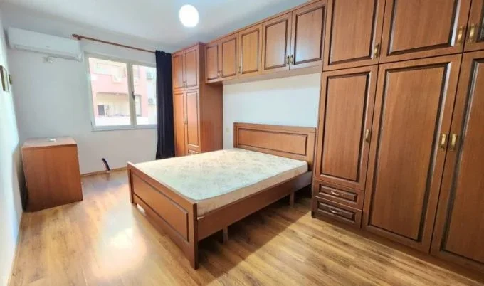 Tirane, jepet me qera apartament 2+1+Ballkon Kati 4, 110 m² 500 € (Tek Ozone, Astir, Rruga Teodor Keko)