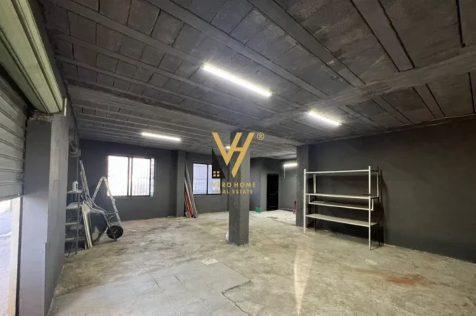 Tirane, jepet me qera magazine Kati 0, 120 m² 900 € (LAPRAKE)