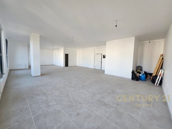 Tirane, jepet me qera ambjent biznesi Kati 1, 136 m² 1.600 € (REZIDENCA ZIRKON)