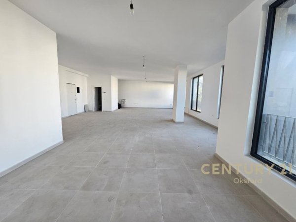 Tirane, jepet me qera ambjent biznesi Kati 1, 136 m² 1.600 € (REZIDENCA ZIRKON)
