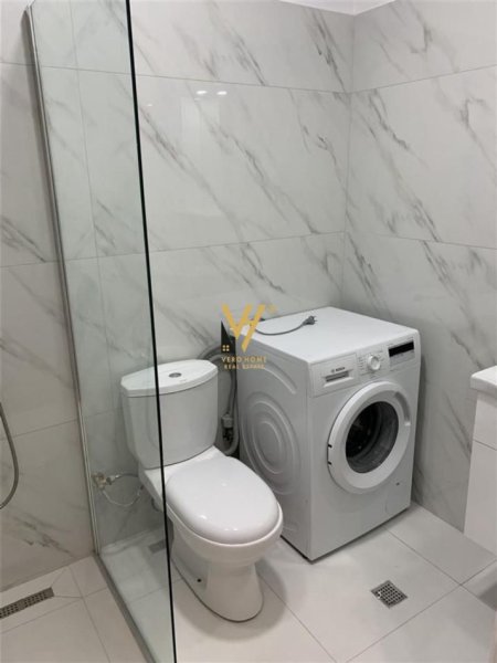 Tirane, jepet me qera apartament 2+1+Ballkon Kati 3, 70 m² 700 € (DON BOSKO)