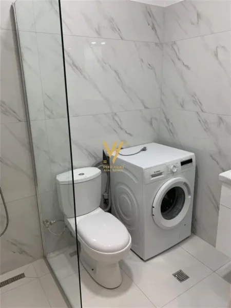 Tirane, jepet me qera apartament 2+1+Ballkon Kati 3, 70 m² 700 € (DON BOSKO)