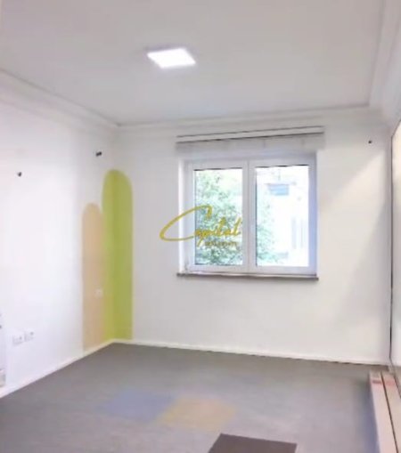 Tirane, jepet me qera ambjent biznesi Kati 1, 130 m² 2.000 € (RRUGA E DURRESIT)