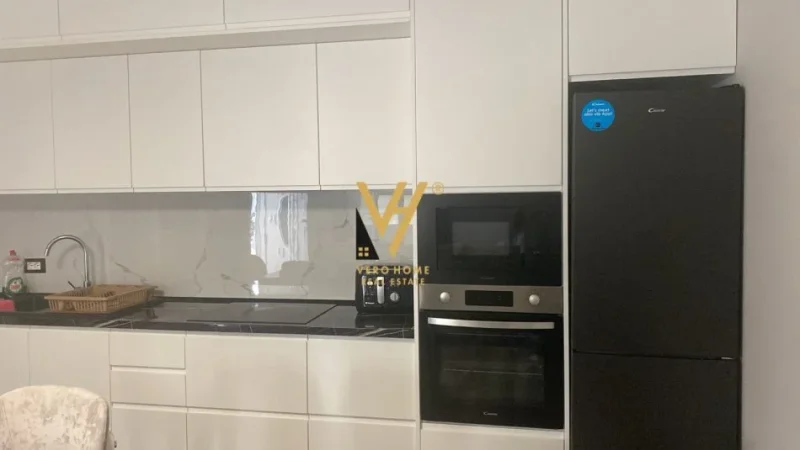 Tirane, jepet me qera apartament 2+1+Ballkon Kati 1, 105 m² 800 € (PORCELAN)