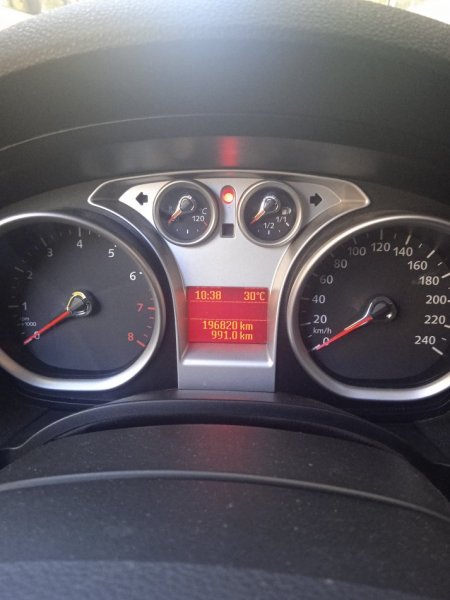 Tirane, shes makine Ford C-Max Automatike Benzin/Gaz viti 2009 Benzin+Gaz, e kuqe automatik Klima 192.000 km 4.3 milion lek€