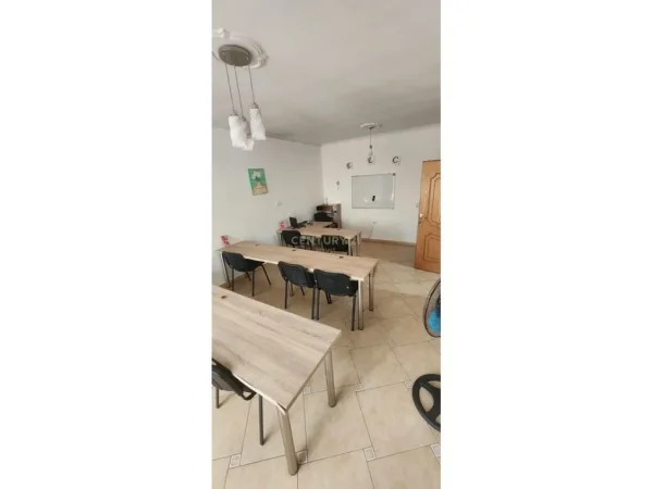 Tirane, shitet ambjent biznesi Kati 2, 580 m² 1.600.000 € (Ruga e Dibres)