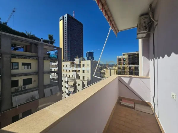 Tirane, shitet apartament 2+1+Ballkon , 100 m² (Qender)