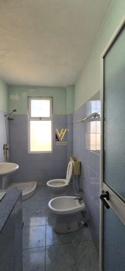 Tirane, shitet apartament 1+1+Ballkon Kati 4, 59 m² 125.000 € (21 DHJETORI)