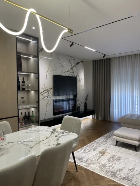 Tirane, shitet apartament 2+1+Ballkon Kati 4, 120 m² 350.000 € (Pazari i ri)