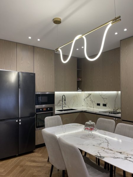 Tirane, shitet apartament 2+1+Ballkon Kati 4, 120 m² 350.000 € (Pazari i ri)