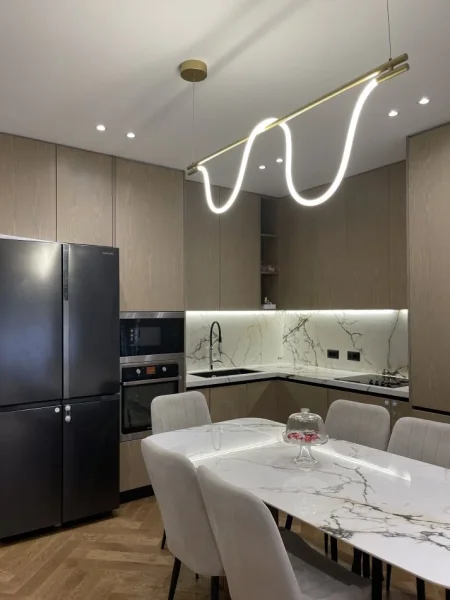 Tirane, shitet apartament 2+1+Ballkon Kati 4, 120 m² 350.000 € (Pazari i ri)