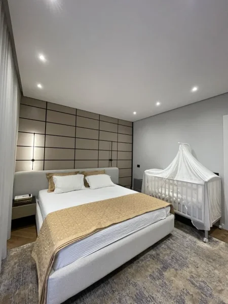 Tirane, shitet apartament 2+1+Ballkon Kati 4, 120 m² 350.000 € (Pazari i ri)