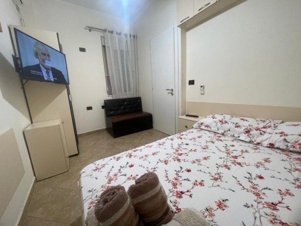 Tirane, jepet me qera apartament 1+1 Kati 2, 47 m² 450 € (5 Maj (VR007))