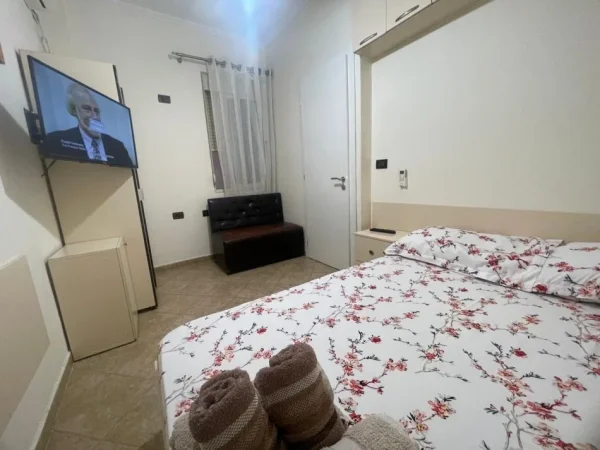 Tirane, jepet me qera apartament 1+1 Kati 2, 47 m² 450 € (5 Maj (VR007))