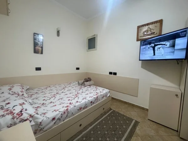 Tirane, jepet me qera apartament 1+1 Kati 2, 47 m² 450 € (5 Maj (VR007))