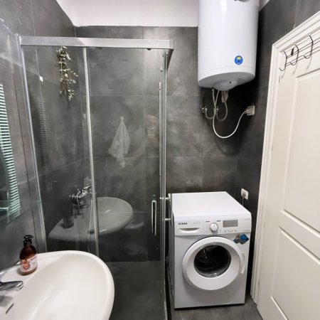 Tirane, shitet apartament 1+1 , 46 m² (prane vila L)