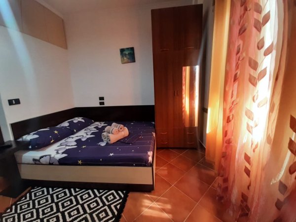 Tirane, jepet me qera apartament 1+1 Kati 1, 30 m² 360 € (Stacioni i Trenit (VR007))