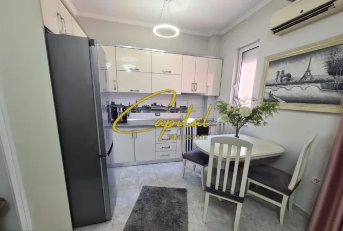 Tirane, jepet me qera apartament 1+1 Kati 5, 70 m² 550 € (RRUGA KONGRESI I MANASTIRIT)