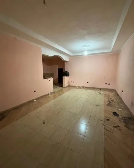 Shqiperi, jepet me qera magazine , 1.350 m² 1.600 € (Marikaj, Vorë)