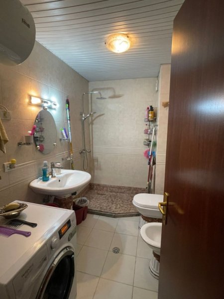 Shitet Apartament 1+1 ne afersi te Ambasadës Amerikane , Kati 6, 70 m² 215.000 €URO
