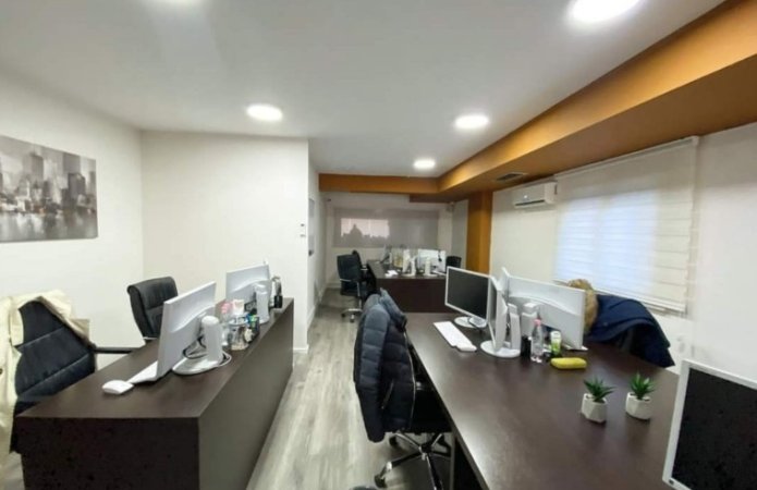 Tirane, jepet me qera ambient biznesi  Kati 1, 194 m² 3.500 € (Petro Nini)