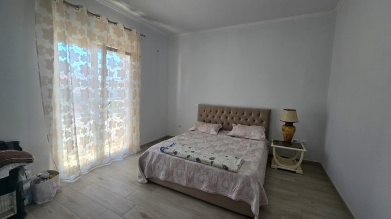 Tirane, jepet me qera apartament 2+1+Ballkon Kati 3, 100 m²