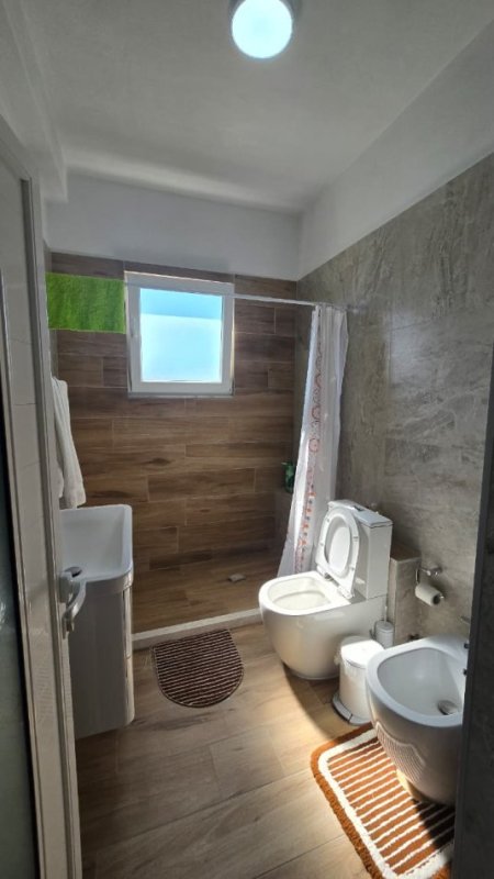 Tirane, jepet me qera apartament 2+1+Ballkon Kati 3, 100 m²