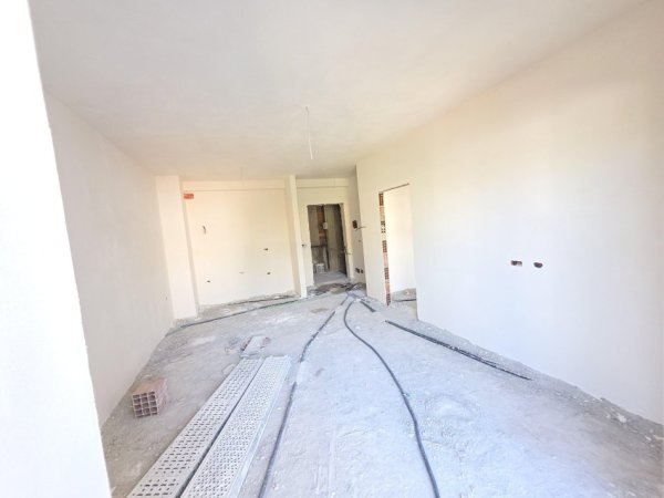 Tirane, shitet apartament 1+1+Ballkon Kati 5, 65 m² 100.000 € (RRUGA E DIBRES)